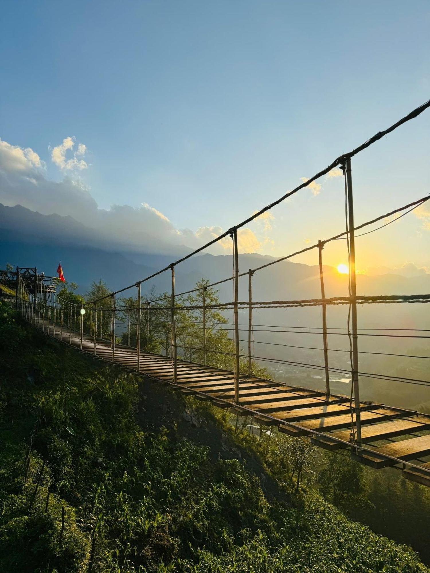 Phansi - Glamping, View Point 360, Bar & Bbq サパ エクステリア 写真