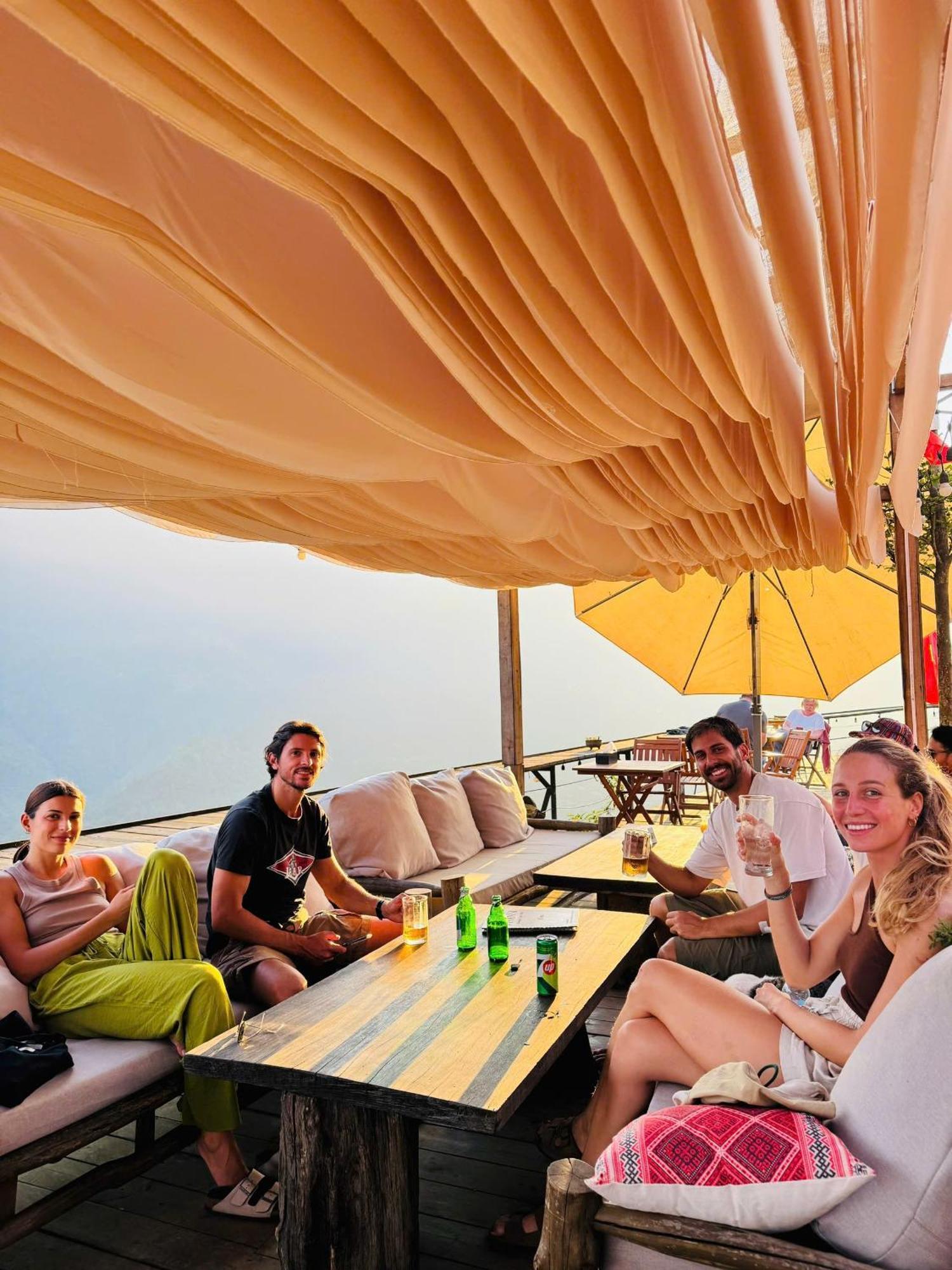 Phansi - Glamping, View Point 360, Bar & Bbq サパ エクステリア 写真